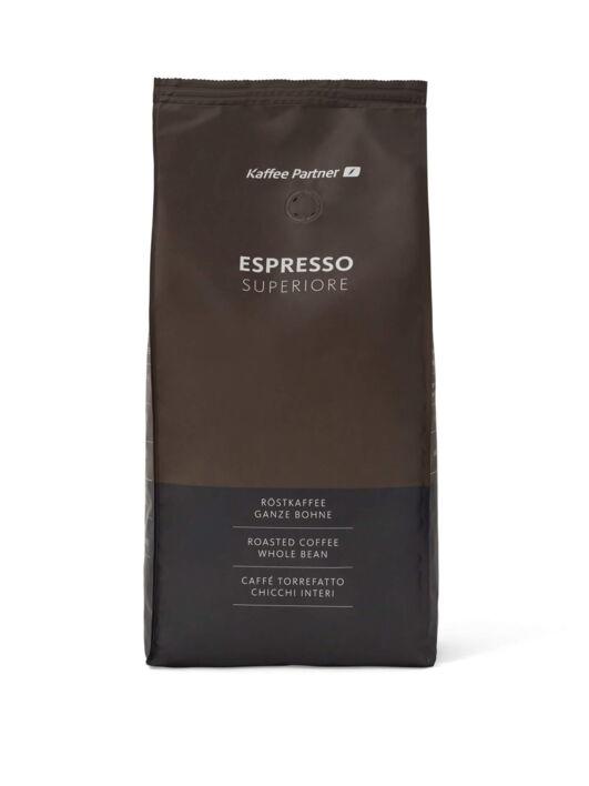 Beutel vom Espresso Superiore auf weißem Hintergrund