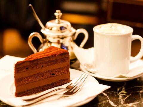 Kaffee und Kuchen in einem Wiener Cafe