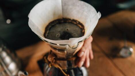 Kaffee Blooming in Chemex