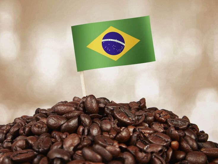 Brasilien Flagge auf einem Kaffeehaufen