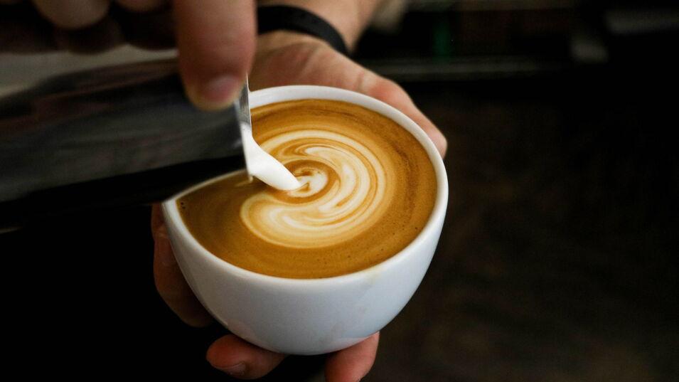 latte art in kaffee tasse