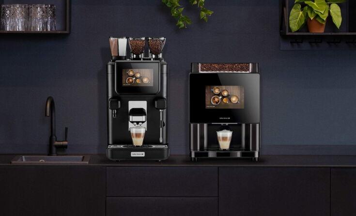 Kaffeeautomaten mit Wasseranschluss auf Küchenzeile