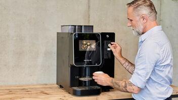 Mit Münzeinwurf am Kaffeeautomaten bezahlen