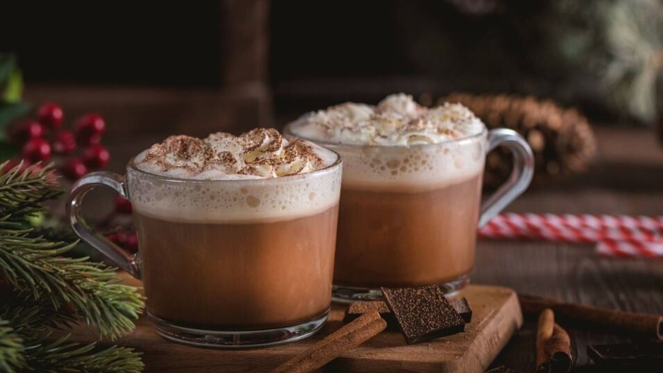 Kaffeerezept mit Schokolade und Amarettolikör